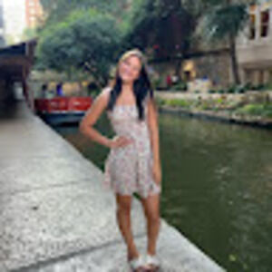 Meet your Posher, Becca